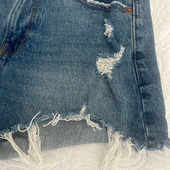 Abercrombie Curve Love Mom Shorts High Rise Distressed Raw Hem Size 25 - Picture 5 of 16